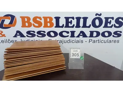 LOTE 305 - 20 PEÇAS DE MADEIRA. (NO ESTADO) ATENÇÃO! FAZER A VISITAÇÃO ANTES DE ARREMATAR, NÃO SABEMOS SE FUNCIONA. LEILÃO NÃO TEM GARANTIA E NEM DEVOLUÇÃO, SUJEITO A POSSÍVEIS AVARIAS VISÍVEIS/OCULTAS E/OU AUSÊNCIA DE COMPONENTES.