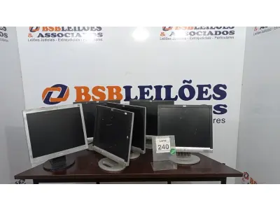 LOTE 240 - 06 MONITORES MARCA HP. (NO ESTADO) ATENÇÃO! FAZER A VISITAÇÃO ANTES DE ARREMATAR, NÃO SABEMOS SE FUNCIONA. LEILÃO NÃO TEM GARANTIA E NEM DEVOLUÇÃO, SUJEITO A POSSÍVEIS AVARIAS VISÍVEIS/OCULTAS E/OU AUSÊNCIA DE COMPONENTES.