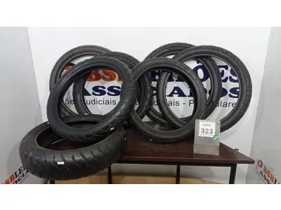 LOTE 323 - 07 PNEUS DE MOTO TAMANHOS DIVRSOS. (NO ESTADO) ATENÇÃO! FAZER A VISITAÇÃO ANTES DE ARREMATAR, NÃO SABEMOS SE FUNCIONA. LEILÃO NÃO TEM GARANTIA E NEM DEVOLUÇÃO, SUJEITO A POSSÍVEIS AVARIAS VISÍVEIS/OCULTAS E/OU AUSÊNCIA DE COMPONENTES.