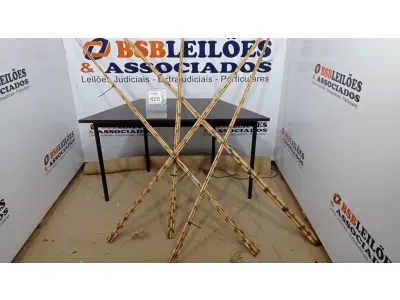 LOTE 425 - 20 VARAS DE BAMBU. (NO ESTADO) ATENÇÃO! FAZER A VISITAÇÃO ANTES DE ARREMATAR, NÃO SABEMOS SE FUNCIONA. LEILÃO NÃO TEM GARANTIA E NEM DEVOLUÇÃO, SUJEITO A POSSÍVEIS AVARIAS VISÍVEIS/OCULTAS E/OU AUSÊNCIA DE COMPONENTES.