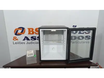 LOTE 298 - 01 ADEGA 40L 220V. (NO ESTADO) ATENÇÃO! FAZER A VISITAÇÃO ANTES DE ARREMATAR, NÃO SABEMOS SE FUNCIONA. LEILÃO NÃO TEM GARANTIA E NEM DEVOLUÇÃO, SUJEITO A POSSÍVEIS AVARIAS VISÍVEIS/OCULTAS E/OU AUSÊNCIA DE COMPONENTES.