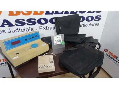 LOTE 150 - 01 ESPECTROFOTÔMETRO, 01 ESTABILIZADOR DE TENSÃO E 06 BOLSAS DE PROJETOR. (NO ESTADO) ATENÇÃO! FAZER A VISITAÇÃO ANTES DE ARREMATAR, NÃO SABEMOS SE FUNCIONA. LEILÃO NÃO TEM GARANTIA E NEM DEVOLUÇÃO, SUJEITO A POSSÍVEIS AVARIAS VISÍVEIS/OCULTAS E/OU AUSÊNCIA DE COMPONENTES.