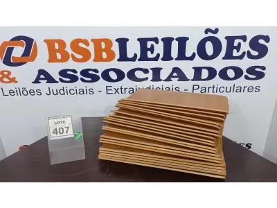 LOTE 407 - 20 PEÇAS DE MADEIRA. (NO ESTADO) ATENÇÃO! FAZER A VISITAÇÃO ANTES DE ARREMATAR, NÃO SABEMOS SE FUNCIONA. LEILÃO NÃO TEM GARANTIA E NEM DEVOLUÇÃO, SUJEITO A POSSÍVEIS AVARIAS VISÍVEIS/OCULTAS E/OU AUSÊNCIA DE COMPONENTES.