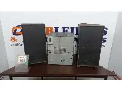 LOTE 196 - 01 APARELHO DE SOM COM 02 CAIXAS MARCA SONY. (NO ESTADO) ATENÇÃO! FAZER A VISITAÇÃO ANTES DE ARREMATAR, NÃO SABEMOS SE FUNCIONA. LEILÃO NÃO TEM GARANTIA E NEM DEVOLUÇÃO, SUJEITO A POSSÍVEIS AVARIAS VISÍVEIS/OCULTAS E/OU AUSÊNCIA DE COMPONENTES.
