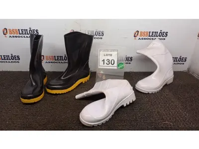 LOTE 130 - 02 PARES DE BOTAS DE BORRACHA TAMANHO 36 E 39 NAS CORES BRANCO E PRETA. (NO ESTADO) ATENÇÃO! FAZER A VISITAÇÃO ANTES DE ARREMATAR, NÃO SABEMOS SE FUNCIONA, LEILÃO NÃO TEM GARANTIA E NEM DEVOLUÇÃO, SUJEITO A POSSÍVEIS AVARIAS VISÍVEIS/OCULTAS E/OU AUSÊNCIA DE COMPONENTES.
