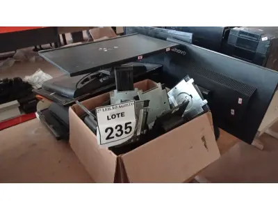 LOTE 235 - 07 MONITORES DE MARCAS MODELOS DIVERSOS. (NO ESTADO) ATENÇÃO! FAZER A VISITAÇÃO ANTES DE ARREMATAR, NÃO SABEMOS SE FUNCIONA. LEILÃO NÃO TEM GARANTIA E NEM DEVOLUÇÃO, SUJEITO A POSSÍVEIS AVARIAS VISÍVEIS/OCULTAS E/OU AUSÊNCIA DE COMPONENTES.