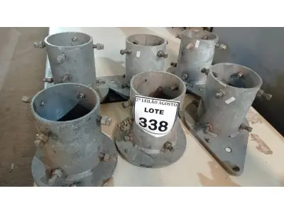 LOTE 338 - 06 BASES PARA POSTES OU COLUNAS. (NO ESTADO) ATENÇÃO! FAZER A VISITAÇÃO ANTES DE ARREMATAR, NÃO SABEMOS SE FUNCIONA. LEILÃO NÃO TEM GARANTIA E NEM DEVOLUÇÃO, SUJEITO A POSSÍVEIS AVARIAS VISÍVEIS/OCULTAS E/OU AUSÊNCIA DE COMPONENTES.