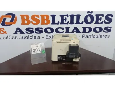 LOTE 201 - 01 CENTRIFUGA DE LABORATÓRIO. (NO ESTADO) ATENÇÃO! FAZER A VISITAÇÃO ANTES DE ARREMATAR, NÃO SABEMOS SE FUNCIONA. LEILÃO NÃO TEM GARANTIA E NEM DEVOLUÇÃO, SUJEITO A POSSÍVEIS AVARIAS VISÍVEIS/OCULTAS E/OU AUSÊNCIA DE COMPONENTES.