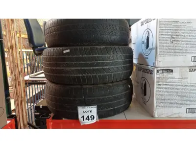 LOTE 149 - 03 PNEUS USADOS DE NUMERAÇÕES VARIADAS. (NO ESTADO) ATENÇÃO! FAZER A VISITAÇÃO ANTES DE ARREMATAR, NÃO SABEMOS SE FUNCIONA. LEILÃO NÃO TEM GARANTIA E NEM DEVOLUÇÃO, SUJEITO A POSSÍVEIS AVARIAS VISÍVEIS/OCULTAS E/OU AUSÊNCIA DE COMPONENTES.