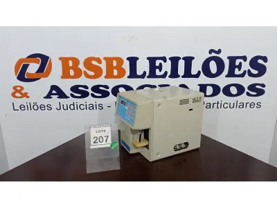 LOTE 207 - 01 APARELHO CONTADOR DE CÉDULAS. (NO ESTADO) ATENÇÃO! FAZER A VISITAÇÃO ANTES DE ARREMATAR, NÃO SABEMOS SE FUNCIONA. LEILÃO NÃO TEM GARANTIA E NEM DEVOLUÇÃO, SUJEITO A POSSÍVEIS AVARIAS VISÍVEIS/OCULTAS E/OU AUSÊNCIA DE COMPONENTES.