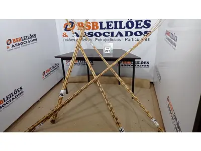 LOTE 394 - 20 VARAS DE BAMBU. (NO ESTADO) ATENÇÃO! FAZER A VISITAÇÃO ANTES DE ARREMATAR, NÃO SABEMOS SE FUNCIONA. LEILÃO NÃO TEM GARANTIA E NEM DEVOLUÇÃO, SUJEITO A POSSÍVEIS AVARIAS VISÍVEIS/OCULTAS E/OU AUSÊNCIA DE COMPONENTES.