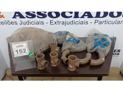 LOTE 152 - 01 LOTE COM GRANDE QUANTIDADE DE TÊ SOLDÁVEL DE MEDIDAS DIVERSAS E 01 LOTE COM VÁRIAS CURVAS SOLDÁVEIS 40MM. (NO ESTADO) ATENÇÃO! FAZER A VISITAÇÃO ANTES DE ARREMATAR, NÃO SABEMOS SE FUNCIONA. LEILÃO NÃO TEM GARANTIA E NEM DEVOLUÇÃO, SUJEITO A POSSÍVEIS AVARIAS VISÍVEIS/OCULTAS E/OU AUSÊNCIA DE COMPONENTES.