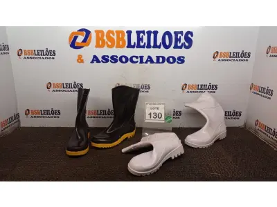LOTE 130 - 02 PARES DE BOTAS DE BORRACHA TAMANHO 36 E 39 NAS CORES BRANCO E PRETA. (NO ESTADO) ATENÇÃO! FAZER A VISITAÇÃO ANTES DE ARREMATAR, NÃO SABEMOS SE FUNCIONA, LEILÃO NÃO TEM GARANTIA E NEM DEVOLUÇÃO, SUJEITO A POSSÍVEIS AVARIAS VISÍVEIS/OCULTAS E/OU AUSÊNCIA DE COMPONENTES.