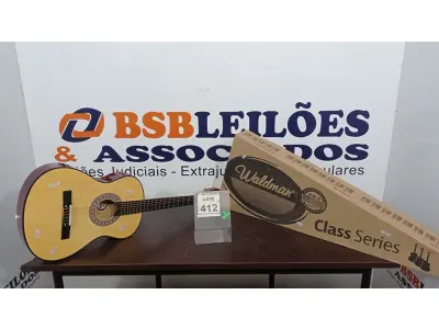 LOTE 412 - 01 VIOLÃO MARCA WALDMAN. (NO ESTADO) ATENÇÃO! FAZER A VISITAÇÃO ANTES DE ARREMATAR, NÃO SABEMOS SE FUNCIONA. LEILÃO NÃO TEM GARANTIA E NEM DEVOLUÇÃO, SUJEITO A POSSÍVEIS AVARIAS VISÍVEIS/OCULTAS E/OU AUSÊNCIA DE COMPONENTES.