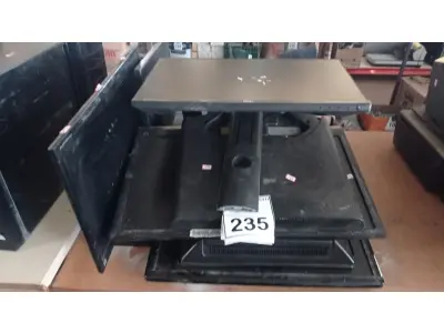 LOTE 235 - 07 MONITORES DE MARCAS MODELOS DIVERSOS. (NO ESTADO) ATENÇÃO! FAZER A VISITAÇÃO ANTES DE ARREMATAR, NÃO SABEMOS SE FUNCIONA. LEILÃO NÃO TEM GARANTIA E NEM DEVOLUÇÃO, SUJEITO A POSSÍVEIS AVARIAS VISÍVEIS/OCULTAS E/OU AUSÊNCIA DE COMPONENTES.