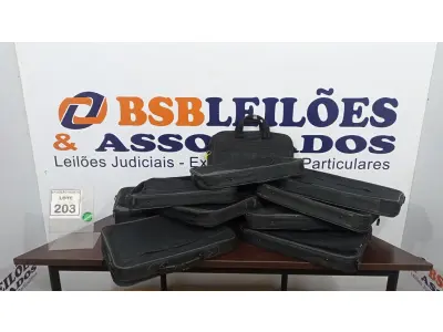 LOTE 203 - 08 BOLSAS DE NOTEBOOK. (NO ESTADO) ATENÇÃO! FAZER A VISITAÇÃO ANTES DE ARREMATAR, NÃO SABEMOS SE FUNCIONA. LEILÃO NÃO TEM GARANTIA E NEM DEVOLUÇÃO, SUJEITO A POSSÍVEIS AVARIAS VISÍVEIS/OCULTAS E/OU AUSÊNCIA DE COMPONENTES.