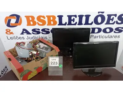 LOTE 223 - 09 FONTES PARA PC E 02 MONITORES. (NO ESTADO) ATENÇÃO! FAZER A VISITAÇÃO ANTES DE ARREMATAR, NÃO SABEMOS SE FUNCIONA. LEILÃO NÃO TEM GARANTIA E NEM DEVOLUÇÃO, SUJEITO A POSSÍVEIS AVARIAS VISÍVEIS/OCULTAS E/OU AUSÊNCIA DE COMPONENTES.