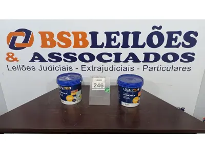 LOTE 246 - 02 GALÕES DE TINTA DE 3,6L AMARELO SOL MARCA QUALITEX. (NOVO) (NO ESTADO) ATENÇÃO! FAZER A VISITAÇÃO ANTES DE ARREMATAR, NÃO SABEMOS SE FUNCIONA. LEILÃO NÃO TEM GARANTIA E NEM DEVOLUÇÃO, SUJEITO A POSSÍVEIS AVARIAS VISÍVEIS/OCULTAS E/OU AUSÊNCIA DE COMPONENTES.