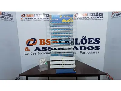LOTE 238 - 01 EXPOSITOR COM CONEXÕES DE METAL E 01 GABARITO DE ROSCA. (NO ESTADO) ATENÇÃO! FAZER A VISITAÇÃO ANTES DE ARREMATAR, NÃO SABEMOS SE FUNCIONA. LEILÃO NÃO TEM GARANTIA E NEM DEVOLUÇÃO, SUJEITO A POSSÍVEIS AVARIAS VISÍVEIS/OCULTAS E/OU AUSÊNCIA DE COMPONENTES.