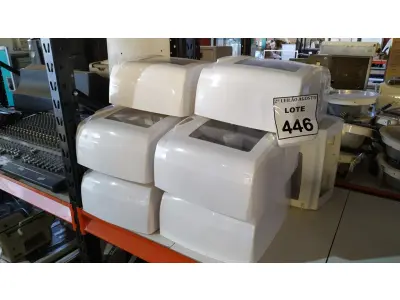 LOTE 446 - 08 DISPENSES DE PAPEL. (NO ESTADO) ATENÇÃO! FAZER A VISITAÇÃO ANTES DE ARREMATAR, NÃO SABEMOS SE FUNCIONA. LEILÃO NÃO TEM GARANTIA E NEM DEVOLUÇÃO, SUJEITO A POSSÍVEIS AVARIAS VISÍVEIS/OCULTAS E/OU AUSÊNCIA DE COMPONENTES.