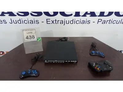 LOTE 438 - 01 APARELHO DE DVD COM KARAOKÊ, MICROFONE E JOYSTICKS MARCA TRONICS. (NO ESTADO) ATENÇÃO! FAZER A VISITAÇÃO ANTES DE ARREMATAR, NÃO SABEMOS SE FUNCIONA. LEILÃO NÃO TEM GARANTIA E NEM DEVOLUÇÃO, SUJEITO A POSSÍVEIS AVARIAS VISÍVEIS/OCULTAS E/OU AUSÊNCIA DE COMPONENTES.