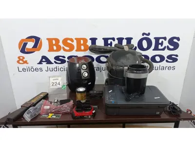 LOTE 224 - 01 IMPRESSORA MARCA HP, 01 ASPIRADOR DE PÓ, 01 MOTOR DE LIQUIDIFICADOR, 01 DETECTOR DE METAL E ELETRÔNICOS DIVERSOS. (NO ESTADO) ATENÇÃO! FAZER A VISITAÇÃO ANTES DE ARREMATAR, NÃO SABEMOS SE FUNCIONA. LEILÃO NÃO TEM GARANTIA E NEM DEVOLUÇÃO, SUJEITO A POSSÍVEIS AVARIAS VISÍVEIS/OCULTAS E/OU AUSÊNCIA DE COMPONENTES.