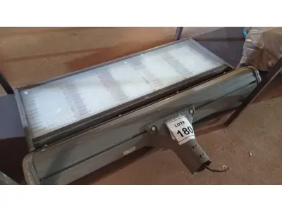 LOTE 180 - 01 REFLETOR LED PARA QUADRA. (NO ESTADO) ATENÇÃO! FAZER A VISITAÇÃO ANTES DE ARREMATAR, NÃO SABEMOS SE FUNCIONA. LEILÃO NÃO TEM GARANTIA E NEM DEVOLUÇÃO, SUJEITO A POSSÍVEIS AVARIAS VISÍVEIS/OCULTAS E/OU AUSÊNCIA DE COMPONENTES.