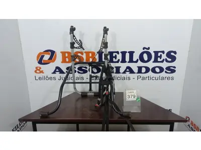 LOTE 379 - 01 SUPORTE PARA BIKE. (NO ESTADO) ATENÇÃO! FAZER A VISITAÇÃO ANTES DE ARREMATAR, NÃO SABEMOS SE FUNCIONA. LEILÃO NÃO TEM GARANTIA E NEM DEVOLUÇÃO, SUJEITO A POSSÍVEIS AVARIAS VISÍVEIS/OCULTAS E/OU AUSÊNCIA DE COMPONENTES.