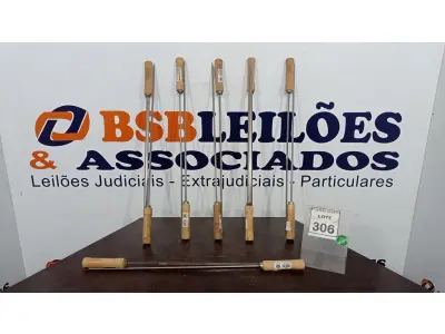 LOTE 306 - 01 LOTE COM VÁRIOS ESPETOS DE AÇO SIMPLES 75CM. (NO ESTADO) ATENÇÃO! FAZER A VISITAÇÃO ANTES DE ARREMATAR, NÃO SABEMOS SE FUNCIONA. LEILÃO NÃO TEM GARANTIA E NEM DEVOLUÇÃO, SUJEITO A POSSÍVEIS AVARIAS VISÍVEIS/OCULTAS E/OU AUSÊNCIA DE COMPONENTES.