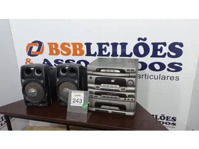 LOTE 243 - 01 APARELHO DE SOM COM 02 CAIXAS MARCA GRADIENTE. (NO ESTADO) ATENÇÃO! FAZER A VISITAÇÃO ANTES DE ARREMATAR, NÃO SABEMOS SE FUNCIONA. LEILÃO NÃO TEM GARANTIA E NEM DEVOLUÇÃO, SUJEITO A POSSÍVEIS AVARIAS VISÍVEIS/OCULTAS E/OU AUSÊNCIA DE COMPONENTES.