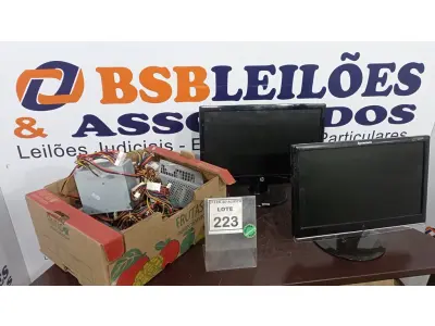 LOTE 223 - 09 FONTES PARA PC E 02 MONITORES. (NO ESTADO) ATENÇÃO! FAZER A VISITAÇÃO ANTES DE ARREMATAR, NÃO SABEMOS SE FUNCIONA. LEILÃO NÃO TEM GARANTIA E NEM DEVOLUÇÃO, SUJEITO A POSSÍVEIS AVARIAS VISÍVEIS/OCULTAS E/OU AUSÊNCIA DE COMPONENTES.