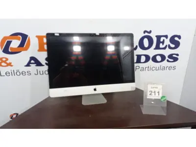 LOTE 211 - 01 IMAC  APPLE. (NO ESTADO) ATENÇÃO! FAZER A VISITAÇÃO ANTES DE ARREMATAR, NÃO SABEMOS SE FUNCIONA, LEILÃO NÃO TEM GARANTIA E NEM DEVOLUÇÃO, SUJEITO A POSSÍVEIS AVARIAS VISÍVEIS/OCULTAS E/OU AUSÊNCIA DE COMPONENTES.