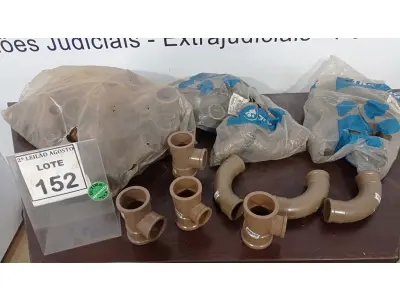 LOTE 152 - 01 LOTE COM GRANDE QUANTIDADE DE TÊ SOLDÁVEL DE MEDIDAS DIVERSAS E 01 LOTE COM VÁRIAS CURVAS SOLDÁVEIS 40MM. (NO ESTADO) ATENÇÃO! FAZER A VISITAÇÃO ANTES DE ARREMATAR, NÃO SABEMOS SE FUNCIONA. LEILÃO NÃO TEM GARANTIA E NEM DEVOLUÇÃO, SUJEITO A POSSÍVEIS AVARIAS VISÍVEIS/OCULTAS E/OU AUSÊNCIA DE COMPONENTES.