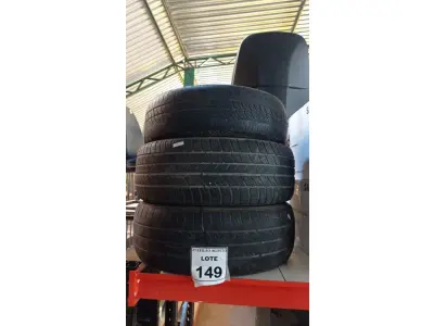 LOTE 149 - 03 PNEUS USADOS DE NUMERAÇÕES VARIADAS. (NO ESTADO) ATENÇÃO! FAZER A VISITAÇÃO ANTES DE ARREMATAR, NÃO SABEMOS SE FUNCIONA. LEILÃO NÃO TEM GARANTIA E NEM DEVOLUÇÃO, SUJEITO A POSSÍVEIS AVARIAS VISÍVEIS/OCULTAS E/OU AUSÊNCIA DE COMPONENTES.