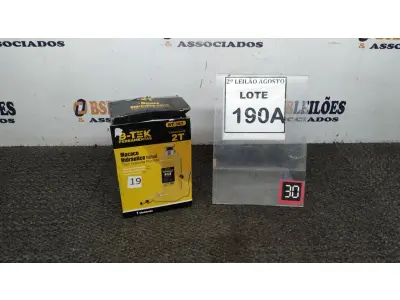LOTE 190 - 01 MACACO HIDRÁULICO MANUAL TIPO GARRAFA PORTÁTIL  SUPORTA  2 TONELADAS (NO ESTADO) ATENÇÃO! FAZER A VISITAÇÃO ANTES DE ARREMATAR, NÃO SABEMOS SE FUNCIONA. LEILÃO NÃO TEM GARANTIA E NEM DEVOLUÇÃO, SUJEITO A POSSÍVEIS AVARIAS VISÍVEIS/OCULTAS E/OU AUSÊNCIA DE COMPONENTES.