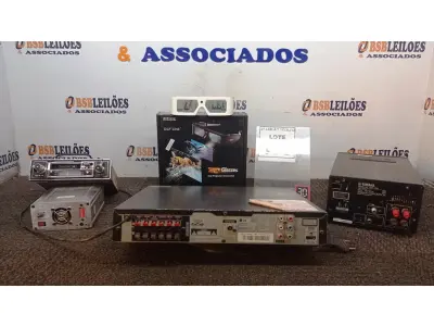 LOTE 058 - 01 APARELHO DE DVD, 01 CD RECEIVER MARCA YAMAHA, 01 RECEPTOR DE TV, 01 RADIO DE CARRO, 01 ÓCULOS 3D, 01 PROJETOR DE LUZES LED E 02 MICROSCÓPIOS INCOMPLETOS. (NO ESTADO) ATENÇÃO! FAZER A VISITAÇÃO ANTES DE ARREMATAR, NÃO SABEMOS SE FUNCIONA, LEILÃO NÃO TEM GARANTIA E NEM DEVOLUÇÃO, SUJEITO A POSSÍVEIS AVARIAS VISÍVEIS/OCULTAS E/OU AUSÊNCIA DE COMPONENTES.