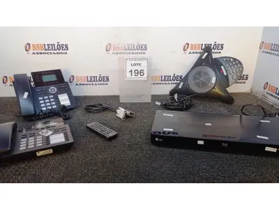 LOTE 196 - 02 APARELHOS DE TELEFONE IP, 01 BLUE RAY E 01APARELHO DE ÁUDIO CONFERENCIA POLYCOM. (NO ESTADO) ATENÇÃO! FAZER A VISITAÇÃO ANTES DE ARREMATAR, NÃO SABEMOS SE FUNCIONA, LEILÃO NÃO TEM GARANTIA E NEM DEVOLUÇÃO, SUJEITO A POSSÍVEIS AVARIAS VISÍVEIS/OCULTAS E/OU AUSÊNCIA DE COMPONENTES.