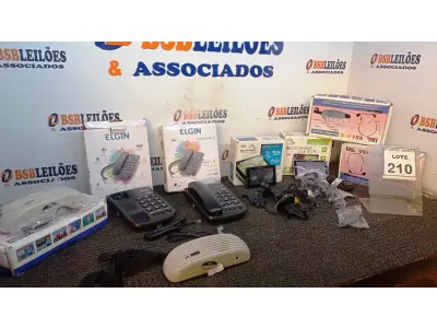 LOTE 210 - 04 MICROFONES PARA SEMINÁRIO, 02 GPS E 02 APARELHOS DE TELEFONE COM FIO. (NO ESTADO) ATENÇÃO! FAZER A VISITAÇÃO ANTES DE ARREMATAR, NÃO SABEMOS SE FUNCIONA, LEILÃO NÃO TEM GARANTIA E NEM DEVOLUÇÃO, SUJEITO A POSSÍVEIS AVARIAS VISÍVEIS/OCULTAS E/OU AUSÊNCIA DE COMPONENTES.