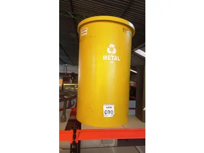 LOTE 090 - 01 LIXEIRA GRANDE REDONDA COM TAMPA. (NO ESTADO) ATENÇÃO! FAZER A VISITAÇÃO ANTES DE ARREMATAR, NÃO SABEMOS SE FUNCIONA, LEILÃO NÃO TEM GARANTIA E NEM DEVOLUÇÃO, SUJEITO A POSSÍVEIS AVARIAS VISÍVEIS/OCULTAS E/OU AUSÊNCIA DE COMPONENTES.