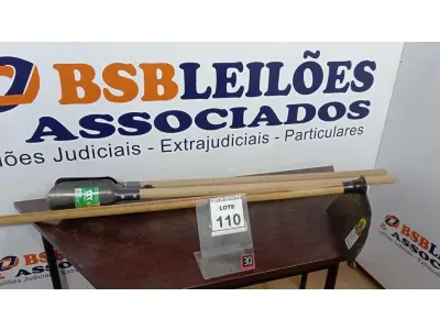 LOTE 110 - 01 ENXADA E 01 CAVADOR MANUAL. (NO ESTADO) ATENÇÃO! FAZER A VISITAÇÃO ANTES DE ARREMATAR, NÃO SABEMOS SE FUNCIONA, LEILÃO NÃO TEM GARANTIA E NEM DEVOLUÇÃO, SUJEITO A POSSÍVEIS AVARIAS VISÍVEIS/OCULTAS E/OU AUSÊNCIA DE COMPONENTES.