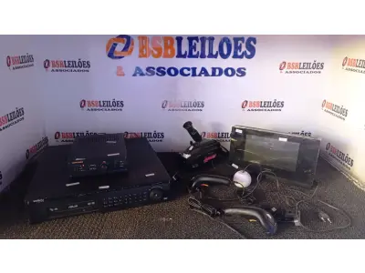LOTE 037 - 01 APARELHO DVR 03 CÂMERAS DE PC, 02 LEITORAS DE CÓDIGO DE BARRAS E 01 DOCK STATION MARCA SONY. (NO ESTADO) ATENÇÃO! FAZER A VISITAÇÃO ANTES DE ARREMATAR, NÃO SABEMOS SE FUNCIONA, LEILÃO NÃO TEM GARANTIA E NEM DEVOLUÇÃO, SUJEITO A POSSÍVEIS AVARIAS VISÍVEIS/OCULTAS E/OU AUSÊNCIA DE COMPONENTES.
