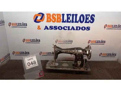 LOTE 048 - 01 MÁQUINA DE COSTURA MARCA ELGIN. (NO ESTADO) ATENÇÃO! FAZER A VISITAÇÃO ANTES DE ARREMATAR, NÃO SABEMOS SE FUNCIONA, LEILÃO NÃO TEM GARANTIA E NEM DEVOLUÇÃO, SUJEITO A POSSÍVEIS AVARIAS VISÍVEIS/OCULTAS E/OU AUSÊNCIA DE COMPONENTES.