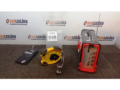 LOTE 038 - 01 CAIXA DE SOM BLUETOOTH, 01 FILMADORA MARCA PANASONIC, 01 TRANSCODER,01 REPRODUTOR DE CP MP3 E 01 CALCULADORA COMERCIAL MARCA HP. (NO ESTADO) ATENÇÃO! FAZER A VISITAÇÃO ANTES DE ARREMATAR, NÃO SABEMOS SE FUNCIONA, LEILÃO NÃO TEM GARANTIA E NEM DEVOLUÇÃO, SUJEITO A POSSÍVEIS AVARIAS VISÍVEIS/OCULTAS E/OU AUSÊNCIA DE COMPONENTES.