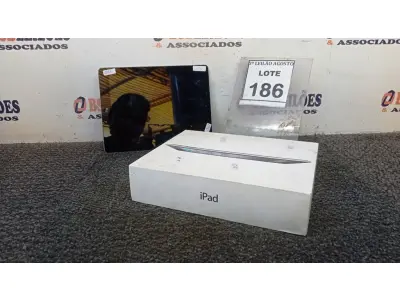 LOTE 186 - 01 IPAD. (NO ESTADO) ATENÇÃO! FAZER A VISITAÇÃO ANTES DE ARREMATAR, NÃO SABEMOS SE FUNCIONA, LEILÃO NÃO TEM GARANTIA E NEM DEVOLUÇÃO, SUJEITO A POSSÍVEIS AVARIAS VISÍVEIS/OCULTAS E/OU AUSÊNCIA DE COMPONENTES.
