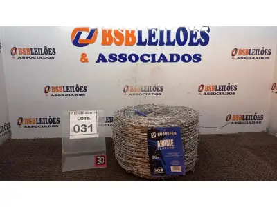 LOTE 031 - 01 ROLO DE ARAME FARPADO COM 500M. (NO ESTADO) ATENÇÃO! FAZER A VISITAÇÃO ANTES DE ARREMATAR, NÃO SABEMOS SE FUNCIONA, LEILÃO NÃO TEM GARANTIA E NEM DEVOLUÇÃO, SUJEITO A POSSÍVEIS AVARIAS VISÍVEIS/OCULTAS E/OU AUSÊNCIA DE COMPONENTES.