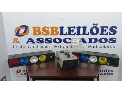 LOTE 066 - 02 REFLETORES DE LUZ E 01 MÁQUINA DE FUMAÇA. (NO ESTADO) ATENÇÃO! FAZER A VISITAÇÃO ANTES DE ARREMATAR, NÃO SABEMOS SE FUNCIONA, LEILÃO NÃO TEM GARANTIA E NEM DEVOLUÇÃO, SUJEITO A POSSÍVEIS AVARIAS VISÍVEIS/OCULTAS E/OU AUSÊNCIA DE COMPONENTES.