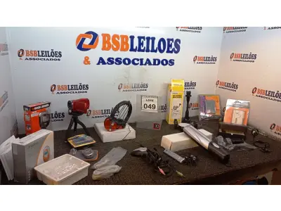 LOTE 049 - 01 FILMADORA COM TRIPÉ, 01 ANUNCIADOR DE PRESENÇA, 01 INVERSOR DE CORRENTE, 01 MP3 PLAYER, 01 SUPORTE DE APARELHOS PARA CARROS, 01 TRITURADOR DE PAPEL PORTÁTIL E DIVERSOS. (NO ESTADO) ATENÇÃO! FAZER A VISITAÇÃO ANTES DE ARREMATAR, NÃO SABEMOS SE FUNCIONA, LEILÃO NÃO TEM GARANTIA E NEM DEVOLUÇÃO, SUJEITO A POSSÍVEIS AVARIAS VISÍVEIS/OCULTAS E/OU AUSÊNCIA DE COMPONENTES.