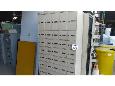 LOTE 479 - 01 ARMÁRIO CARTEIRO DE FERRO. (NO ESTADO) ATENÇÃO! FAZER A VISITAÇÃO ANTES DE ARREMATAR, NÃO SABEMOS SE FUNCIONA. LEILÃO NÃO TEM GARANTIA E NEM DEVOLUÇÃO, SUJEITO A POSSÍVEIS AVARIAS VISÍVEIS/OCULTAS E/OU AUSÊNCIA DE COMPONENTES.