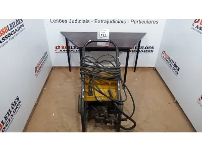 LOTE 121 - 01 LAVADORA DE ALTA PRESSÃO. (NO ESTADO) ATENÇÃO! FAZER A VISITAÇÃO ANTES DE ARREMATAR, NÃO SABEMOS SE FUNCIONA, LEILÃO NÃO TEM GARANTIA E NEM DEVOLUÇÃO, SUJEITO A POSSÍVEIS AVARIAS VISÍVEIS/OCULTAS E/OU AUSÊNCIA DE COMPONENTES.