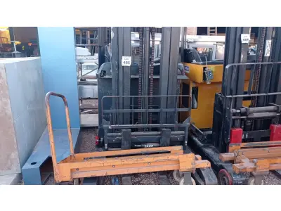 LOTE 485 - 01 EMPILHADEIRA ELÉTRICA. (NO ESTADO) ATENÇÃO! FAZER A VISITAÇÃO ANTES DE ARREMATAR, NÃO SABEMOS SE FUNCIONA. LEILÃO NÃO TEM GARANTIA E NEM DEVOLUÇÃO, SUJEITO A POSSÍVEIS AVARIAS VISÍVEIS/OCULTAS E/OU AUSÊNCIA DE COMPONENTES.